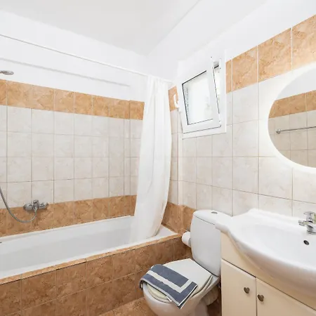 Willa Peach Kateleios