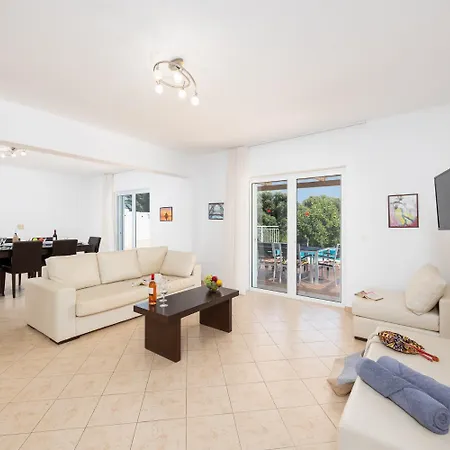 Peach Villa Kateleios